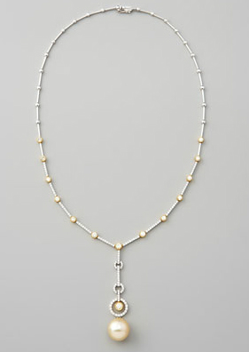 Assael gold pearl pendant