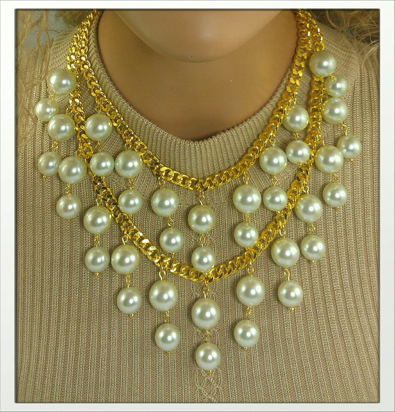 Two broke girls necklace