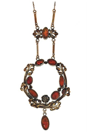 Christie's Art Nouveau pendant