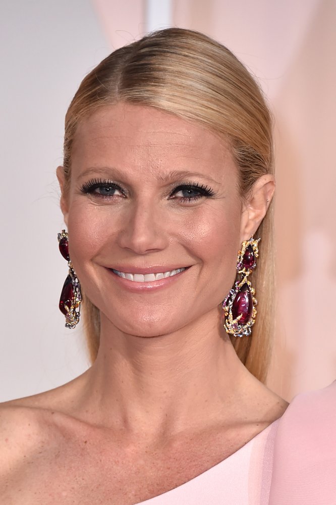 Paltrow Anna Hu earrings