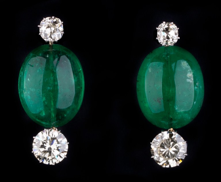 eleuteri-rare-piece-important-earrings-mogul-emerald-beads
